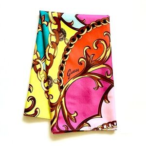 Guess Women's Scarf in Multicolored Chain Print